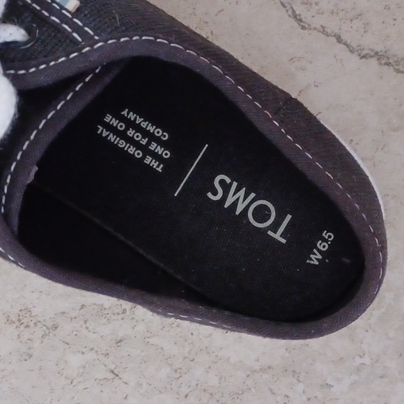 TOMS Canvas Lace Up Sneakers - Size 6.5 - Picture 4 of 8